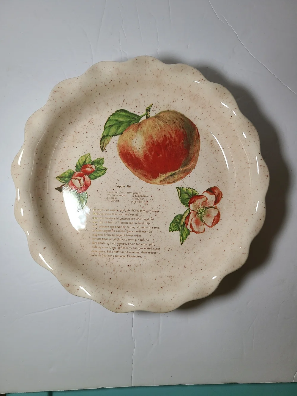 Cream Apple-Print Ceramic Decorative Plate